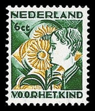 NVPH 250 Kinderzegels 1932 - jongen met zonnebloem